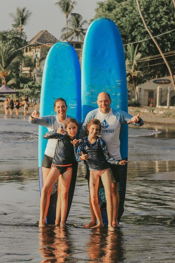 Surf Synergy All-Inclusive Surf Retreat Jacó Екстериор снимка
