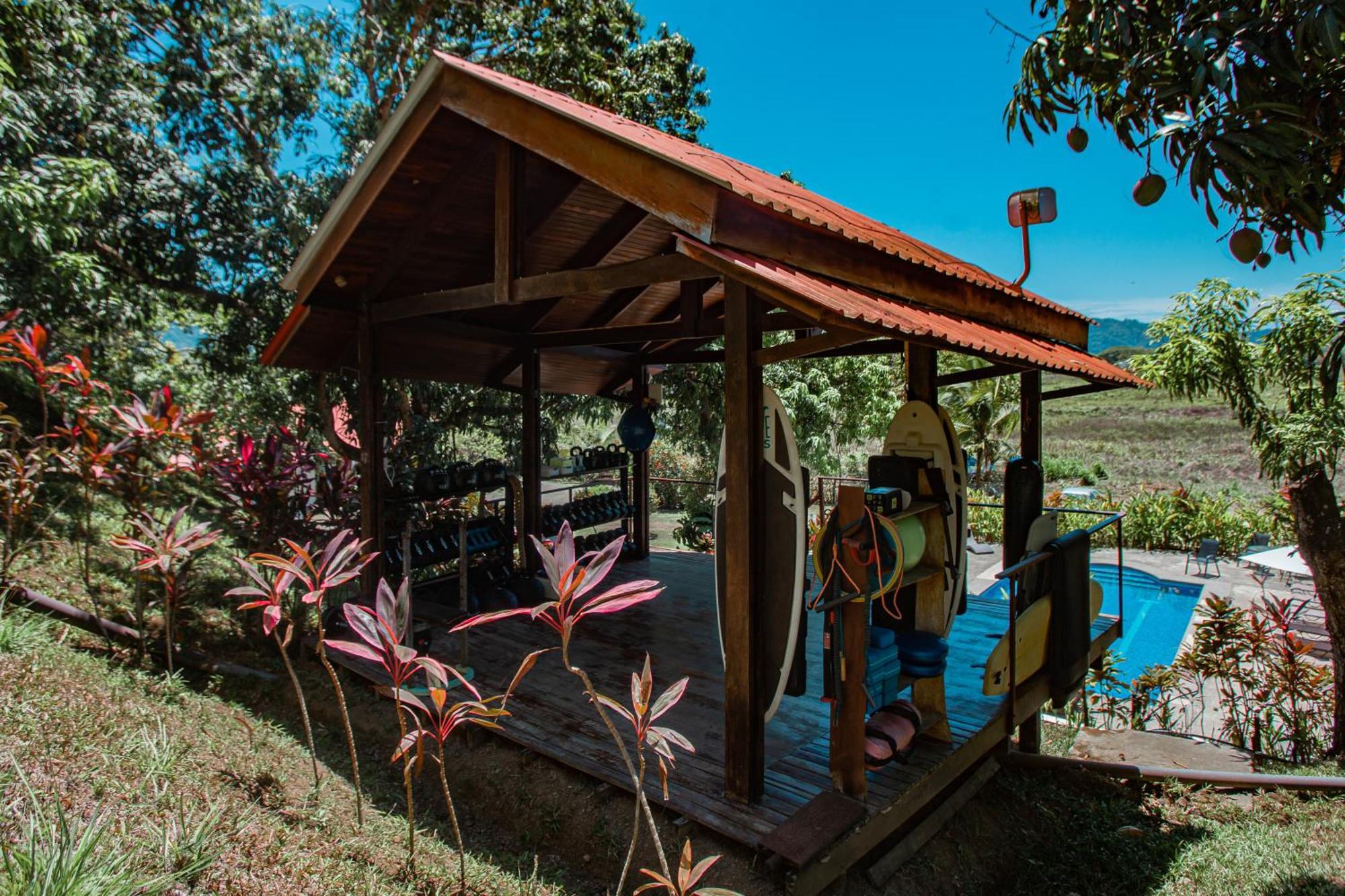 Surf Synergy All-Inclusive Surf Retreat Jacó Екстериор снимка
