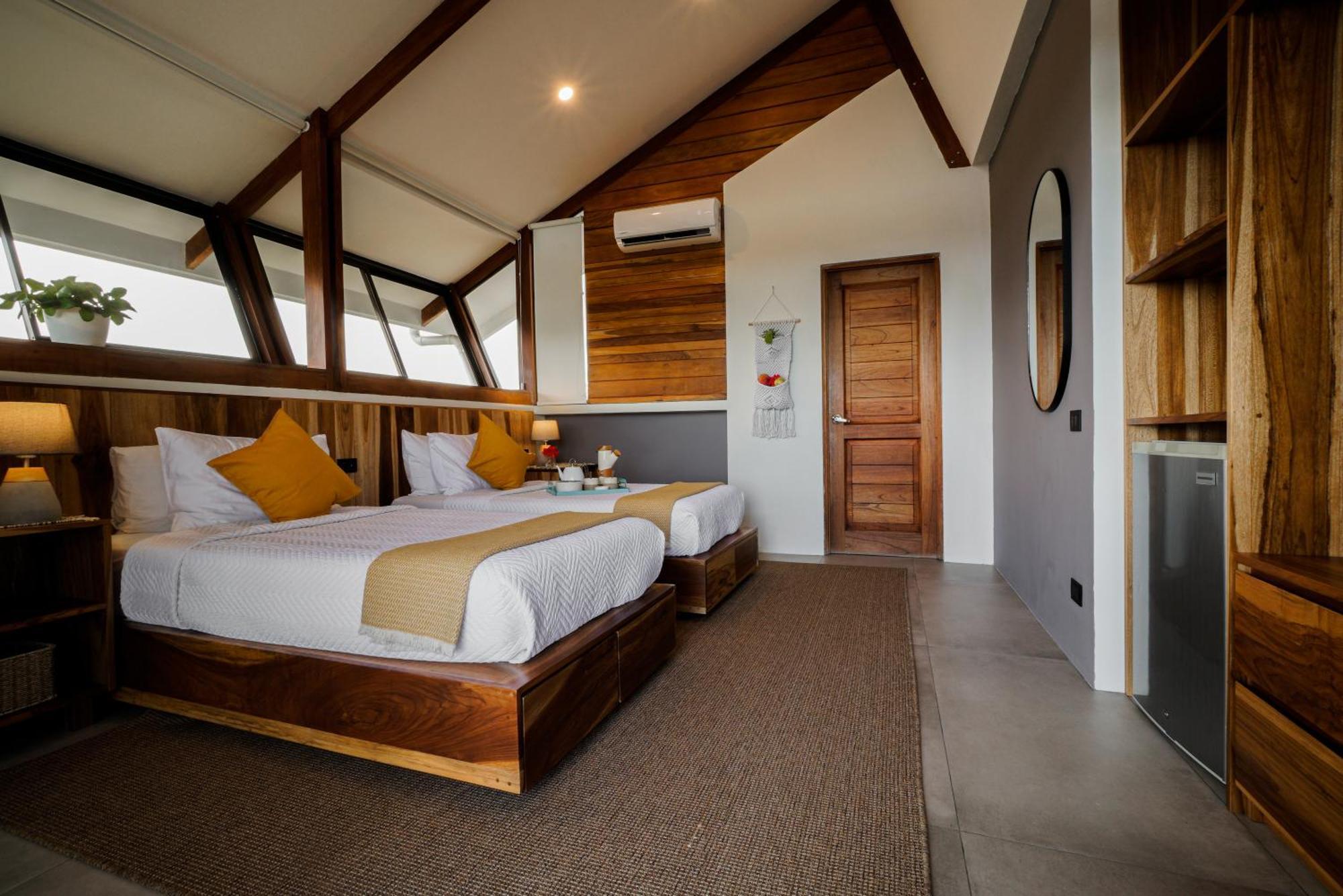 Surf Synergy All-Inclusive Surf Retreat Jacó Екстериор снимка