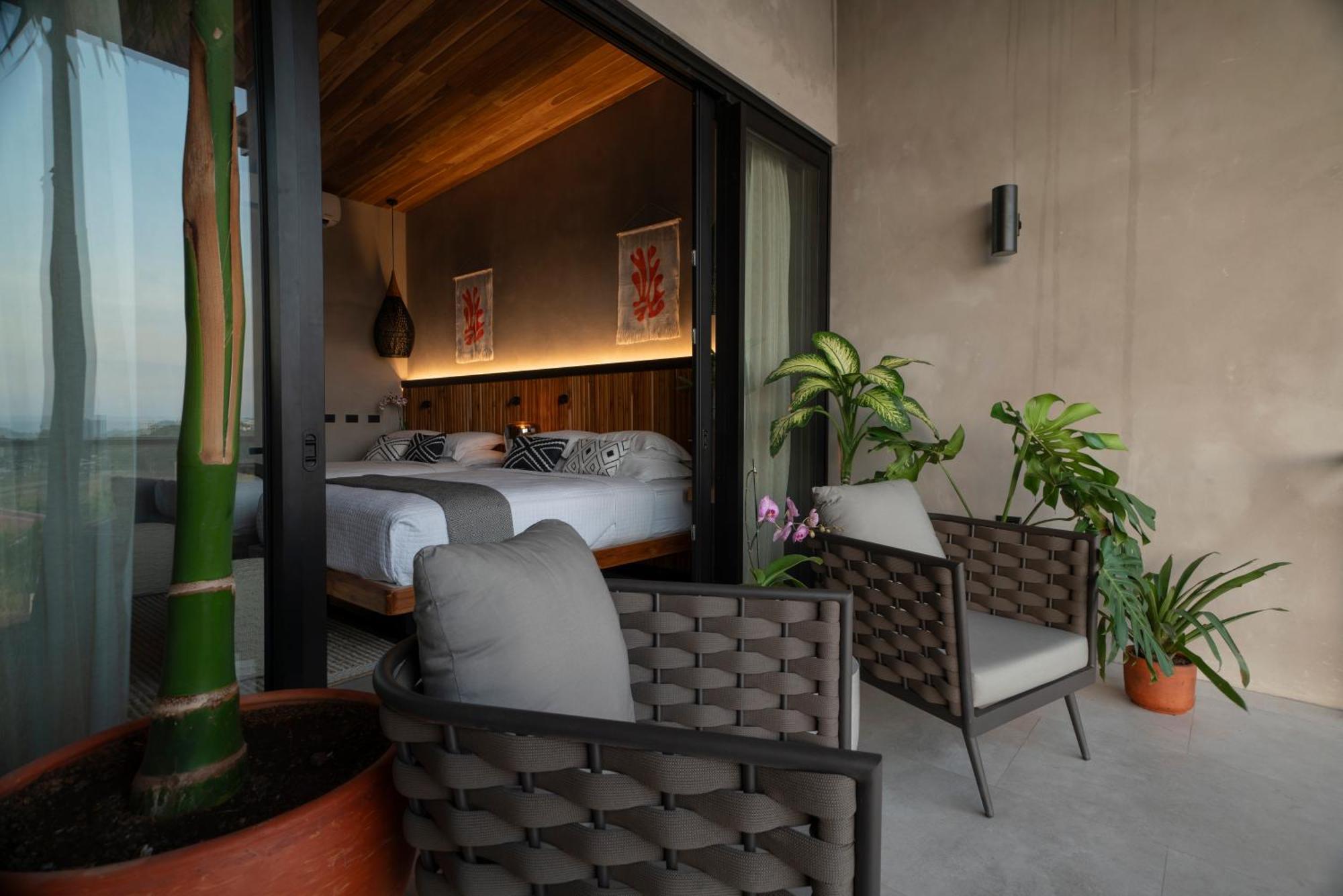 Surf Synergy All-Inclusive Surf Retreat Jacó Екстериор снимка