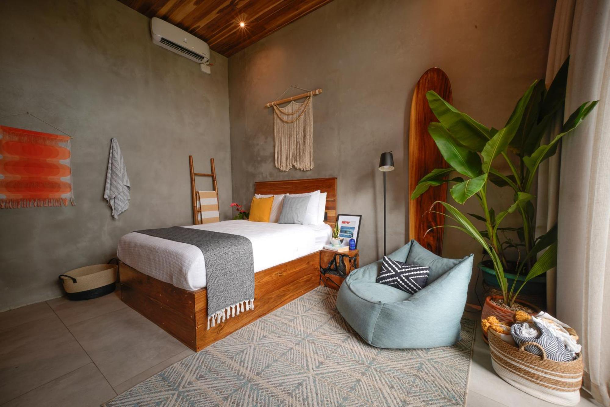 Surf Synergy All-Inclusive Surf Retreat Jacó Екстериор снимка