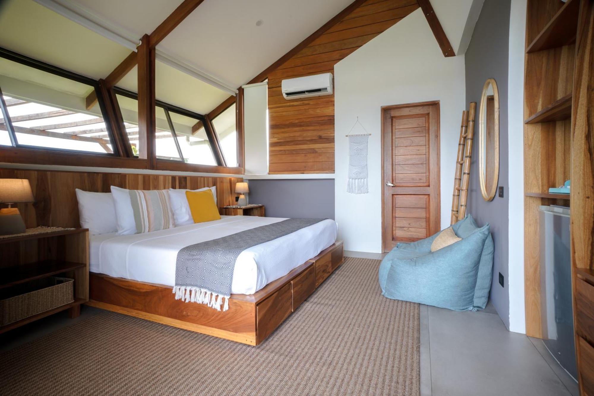 Surf Synergy All-Inclusive Surf Retreat Jacó Екстериор снимка
